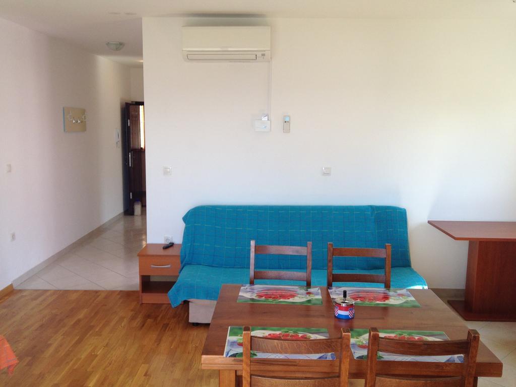Gala Apartments Omiš Habitación foto