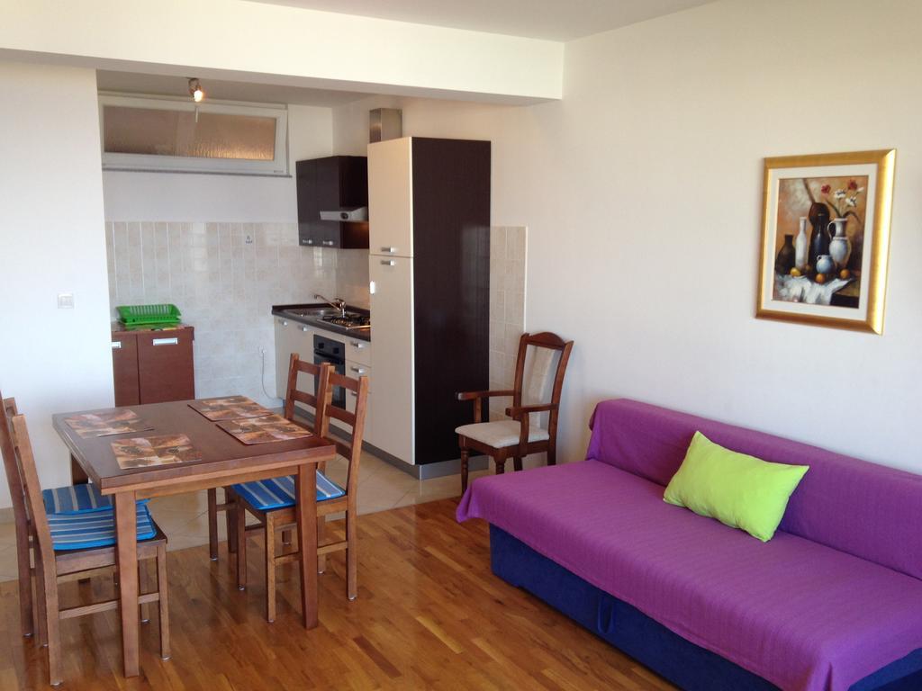 Gala Apartments Omiš Habitación foto